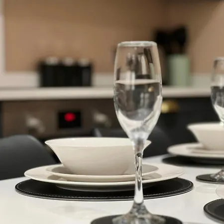 Premium 1-bedroom Leeds (West Yorkshire)