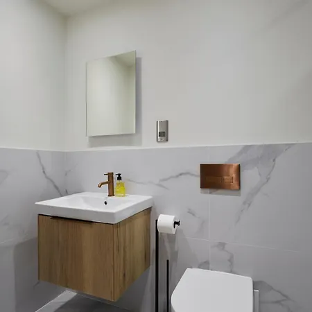 Premium 1-bedroom * Leeds (West Yorkshire)