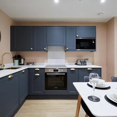 Premium 1-bedroom شقة *