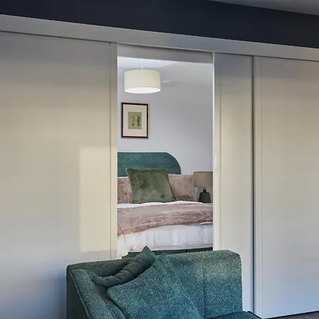 Premium 1-bedroom * Leeds (West Yorkshire)